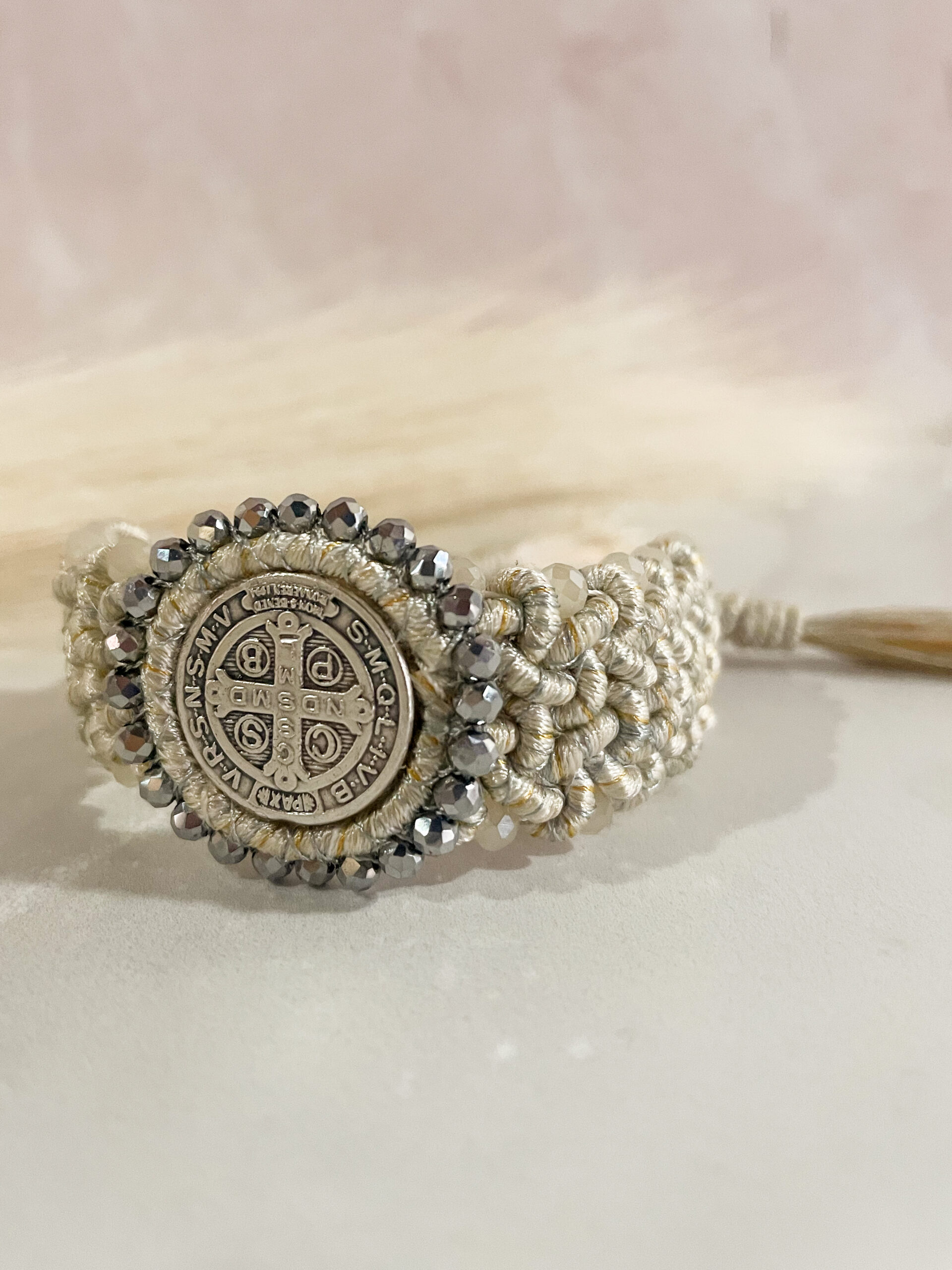 IMG_5972 Pulsera San Benito tono Plateado - Imagen 1