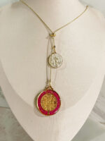 Collar Ángel de San Benito fusia y blanco - Imagen 2