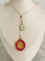 Collar Ángel de San Benito fusia y blanco
