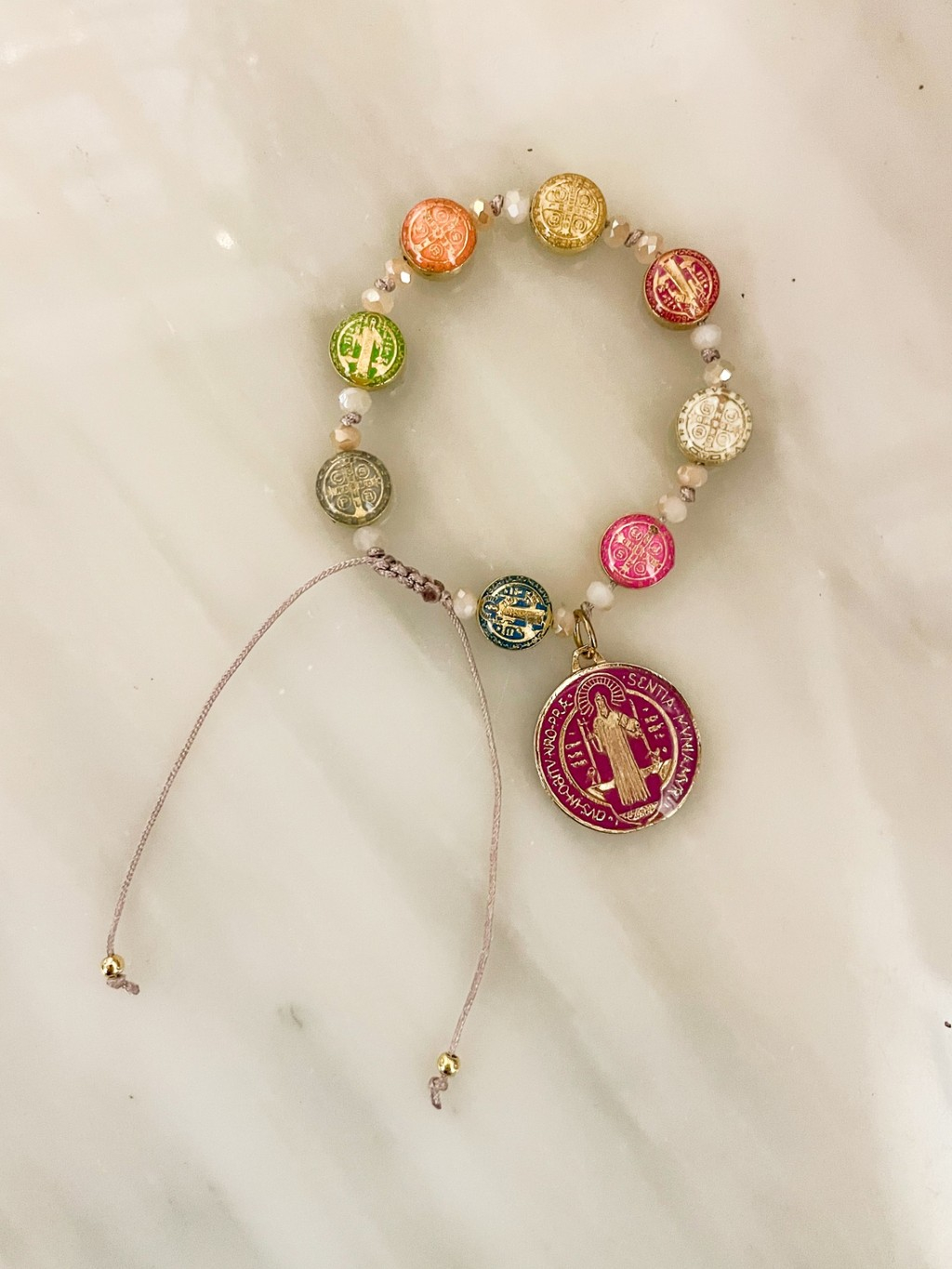 483-019dae28-5bbc-75a4-9df8-5aee50113a7b.jpg Pulsera Amuleto San Benito Colores 2 - Imagen 1
