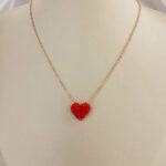 Collar corazonada
